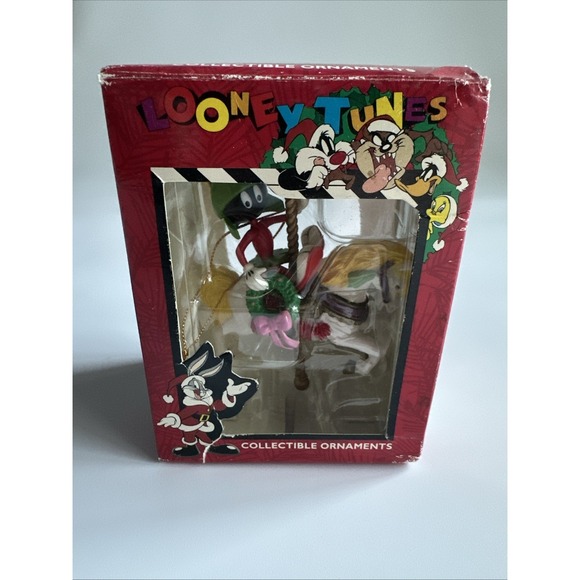 Looney Tunes Mania Other - Looney Tunes Collectible Ornament  Marvin The Martian On Carousel Horse